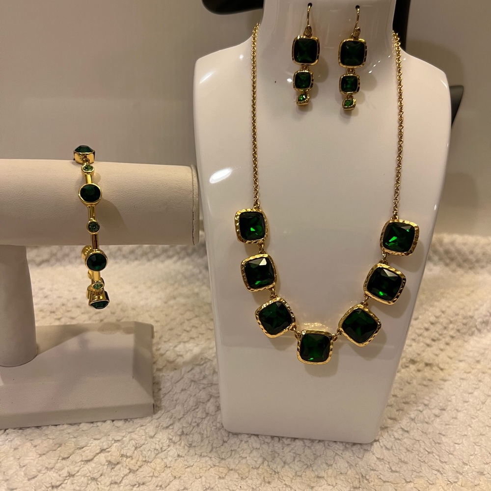 Necklace Bracelet Set,Woman,Fine jewelry, green crystal, gold-colored metal.!